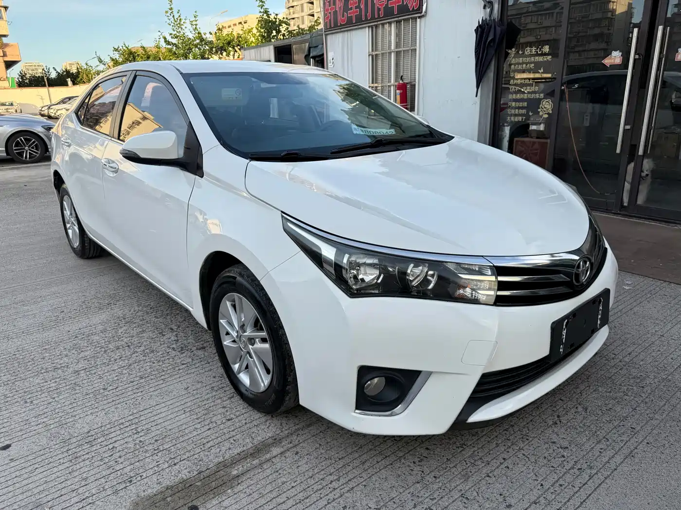 Фото 3 - Toyota Corolla