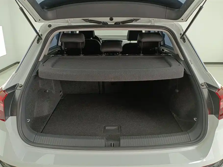 VOLKSWAGEN T ROC EXPLORING SONGS