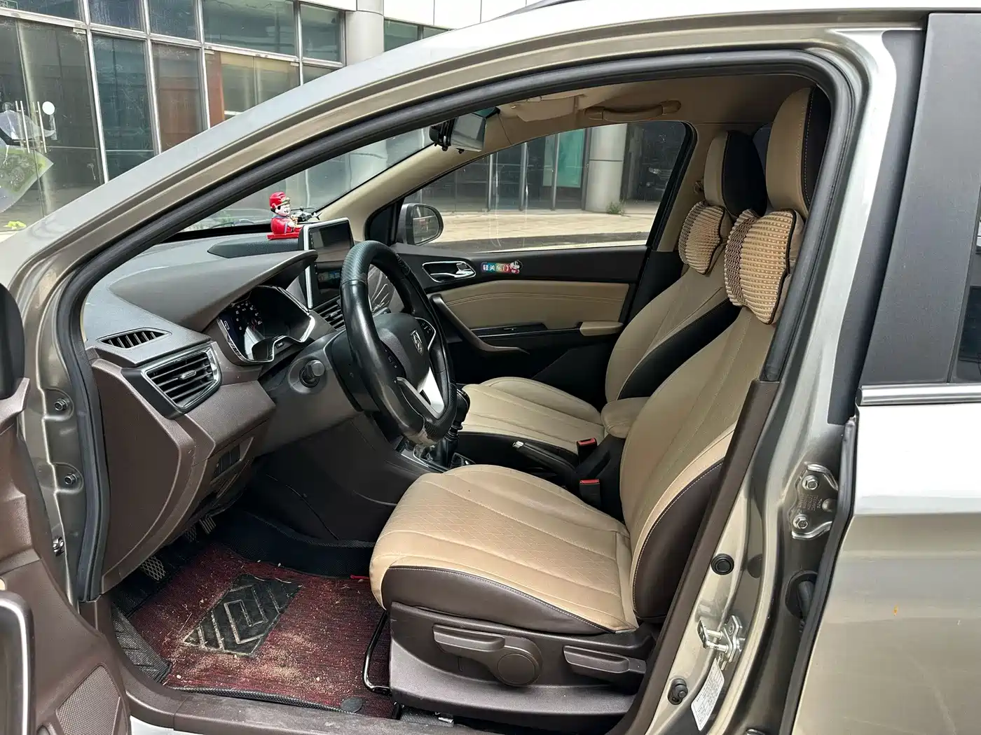 Baojun 310W 2017 2017 1.5L Manual Fashion Edition (China V)