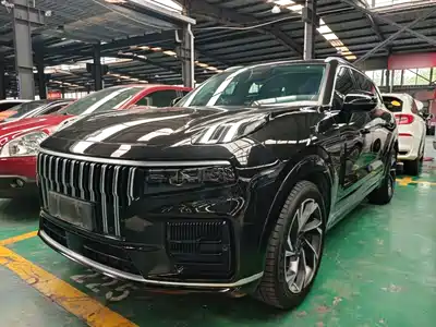 Lynk & Co 09