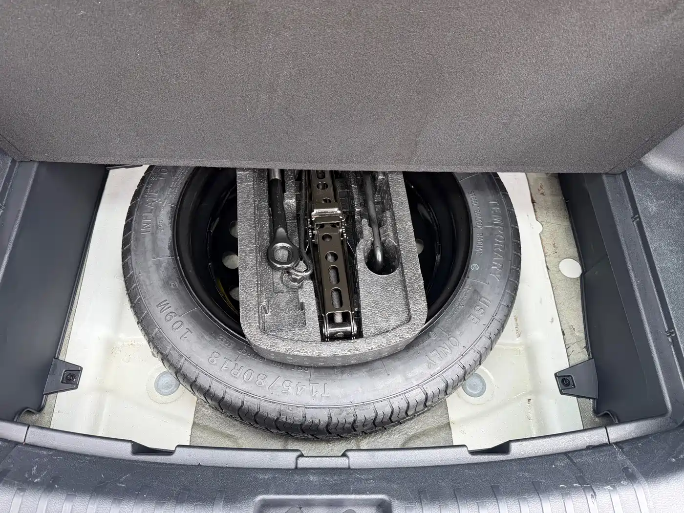 GEELY AUTOMOBILE VISION X6