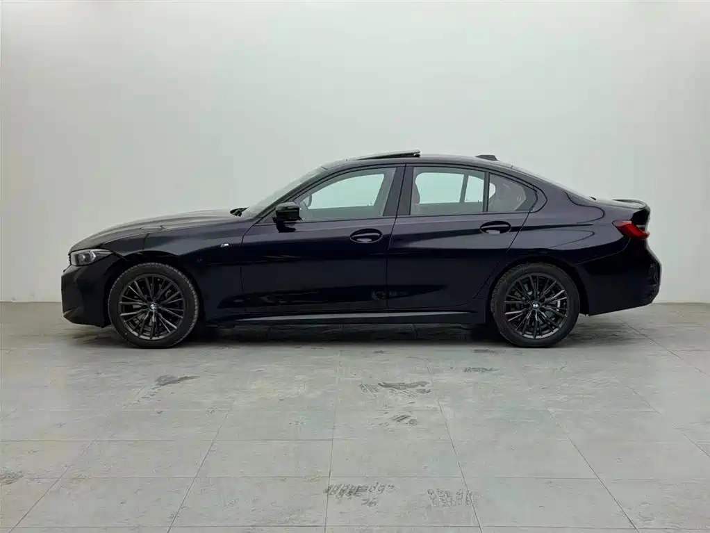 BMW 3 Series 2023 330i M Sport Shadow Edition фото 3