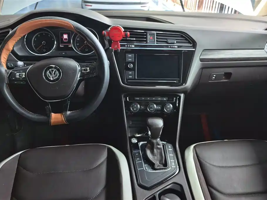 Volkswagen Tiguan L 2018 330TSI Automatic 2WD Luxury Edition фото 12