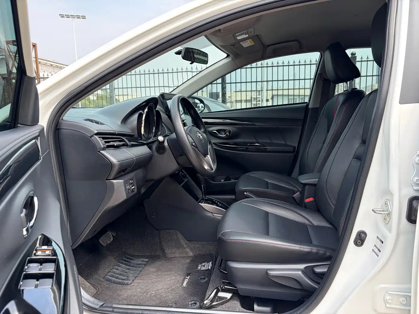 Toyota YARiS L Zhi Xuan 2022 Zhi Xuan X 1.5L CVT Luxury PLUS Edition фото 7
