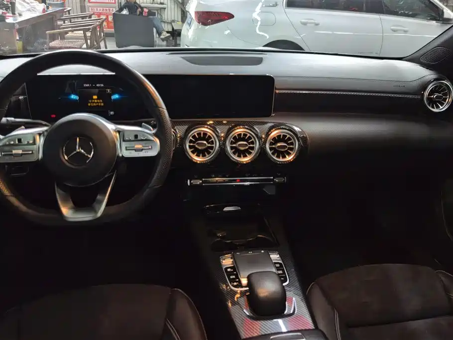 Mercedes-Benz A-Class 2019 A 200 L Sport Sedan фото 12