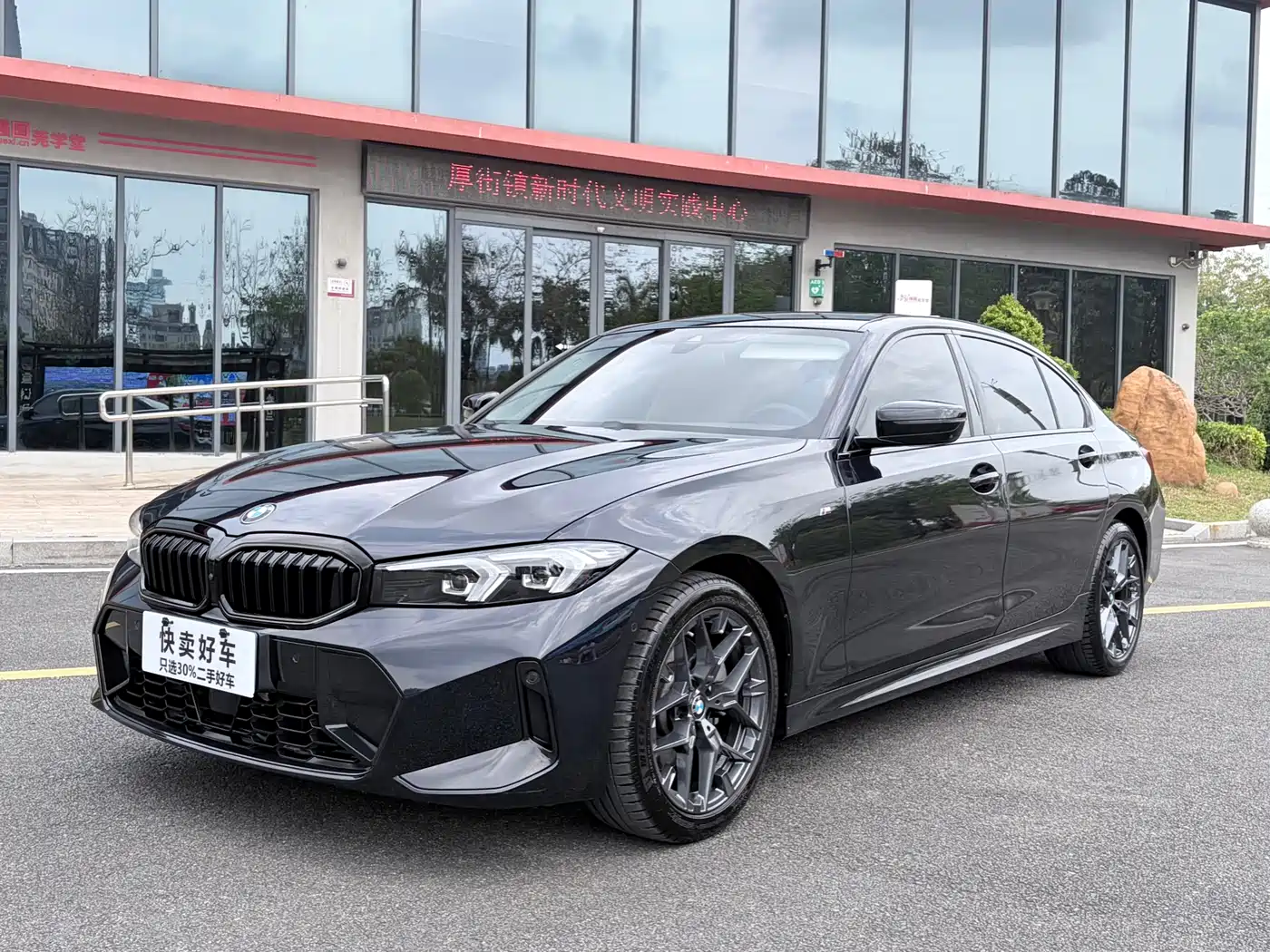 BMW 3 Series 2025 330Li M Sport Night Edition