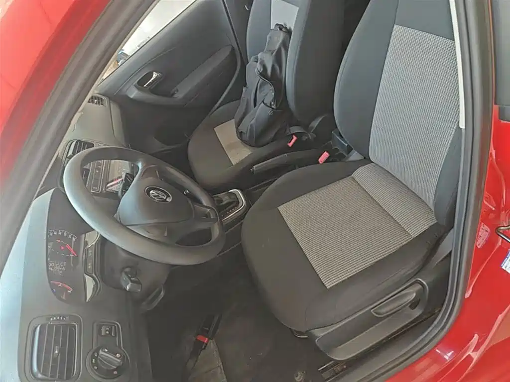 Volkswagen Polo 2018 1.5L Auto Safe Drive фото 15