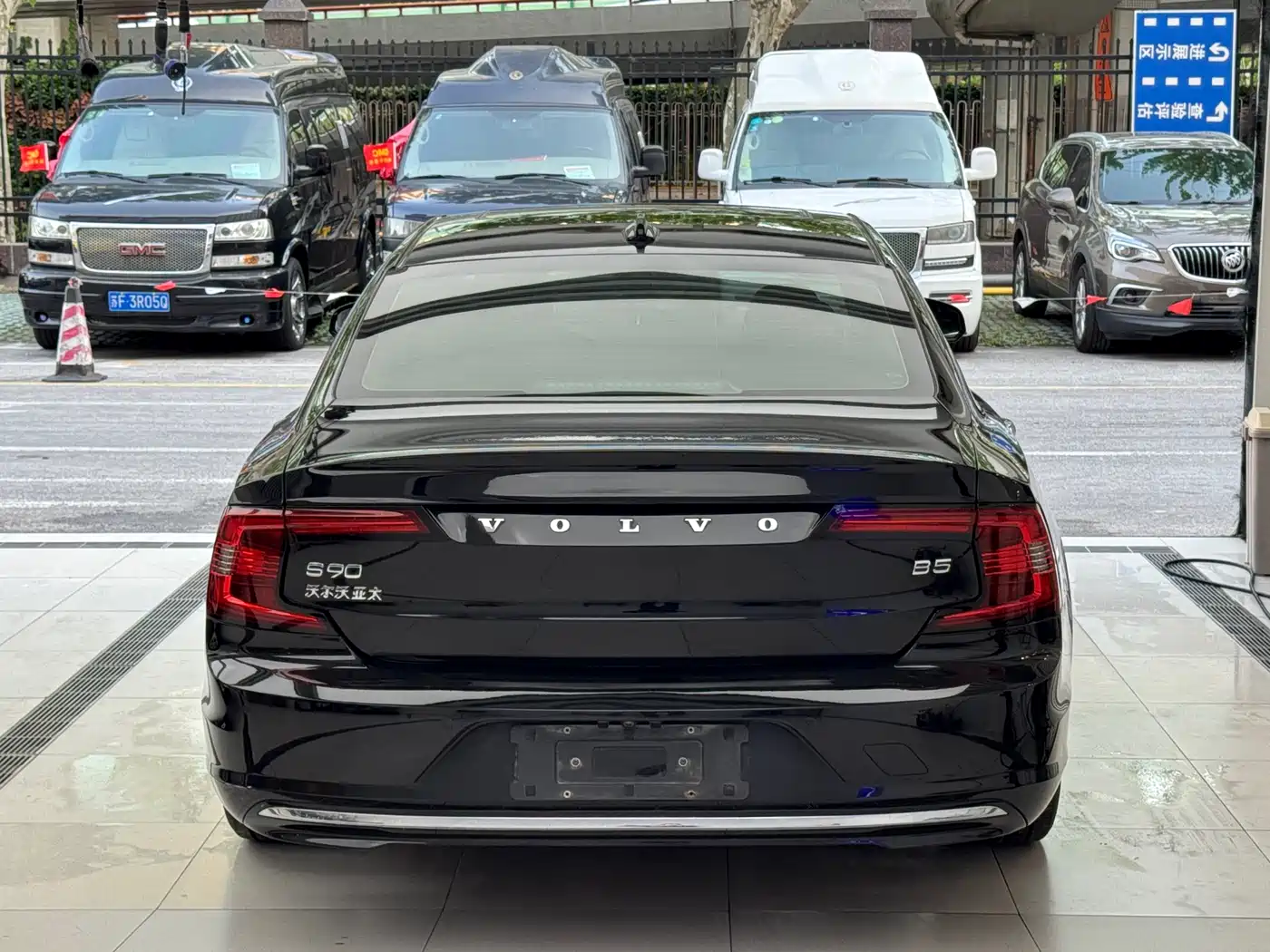VOLVO S90