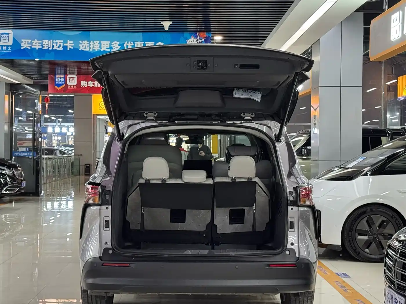 Toyota Sienna 2023 2.5L Hybrid Comfort Edition фото 6