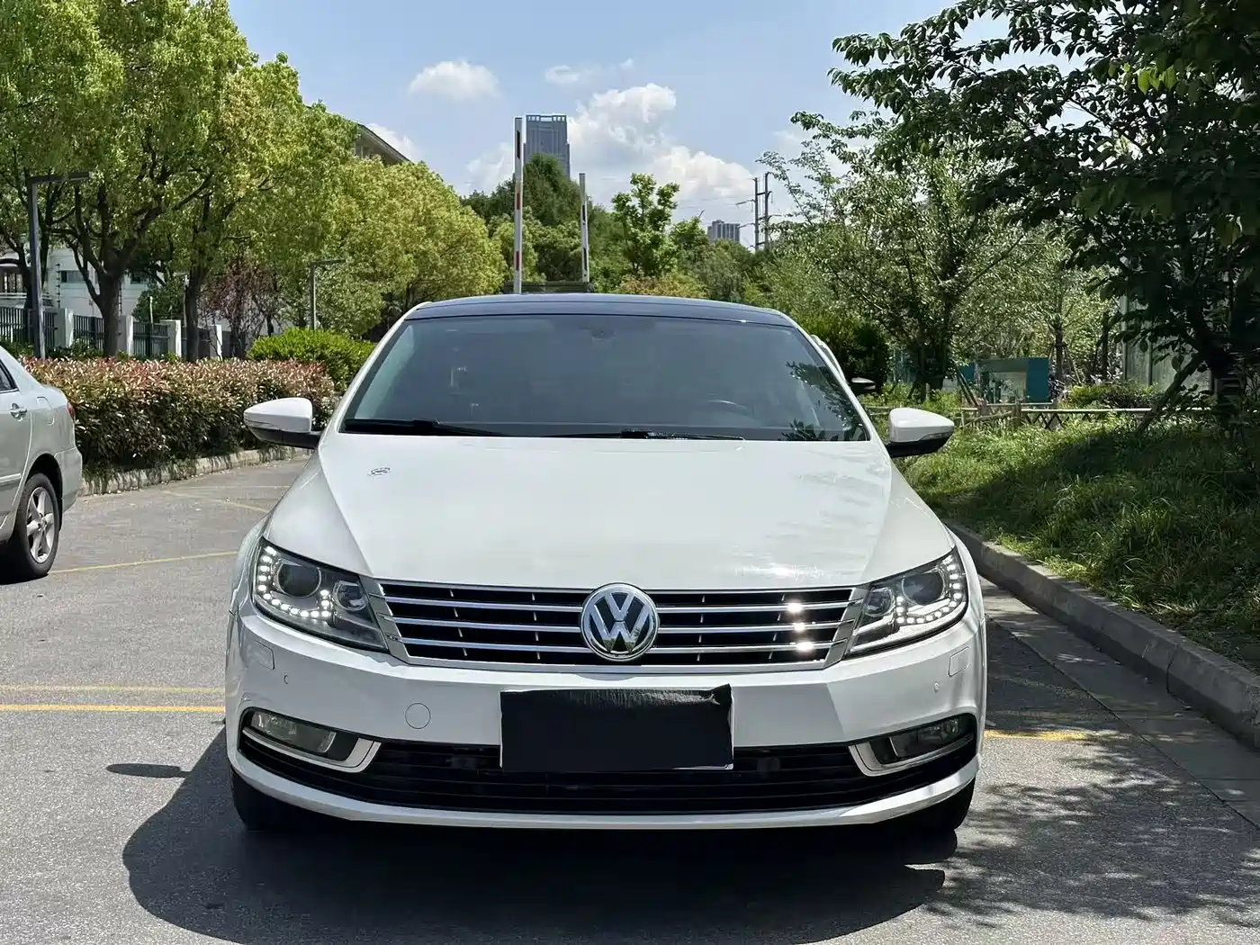 Volkswagen FAW-Volkswagen CC 2016 Model 1.8TSI Luxury фото 2