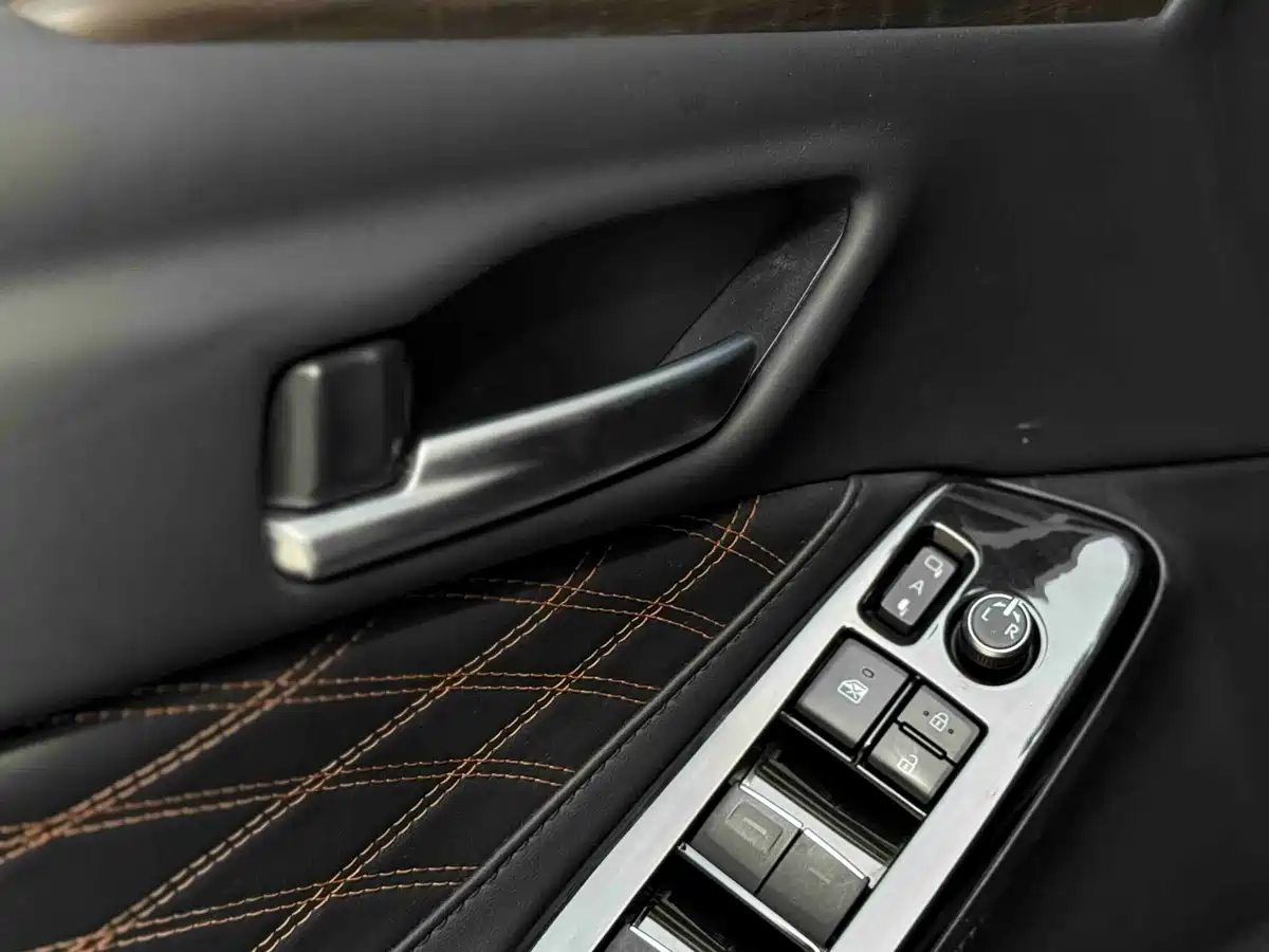Toyota Avalon 2024 Model Hybrid 2.0L Premium Selection Edition фото 7
