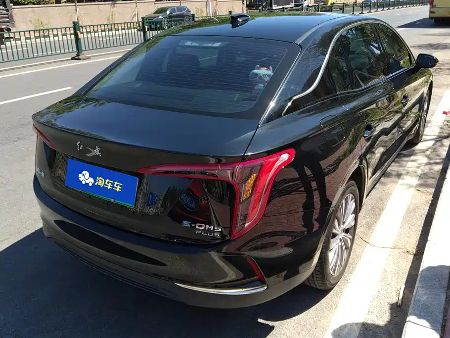 Hongqi E-QM5 2023 560km PLUS фото 3
