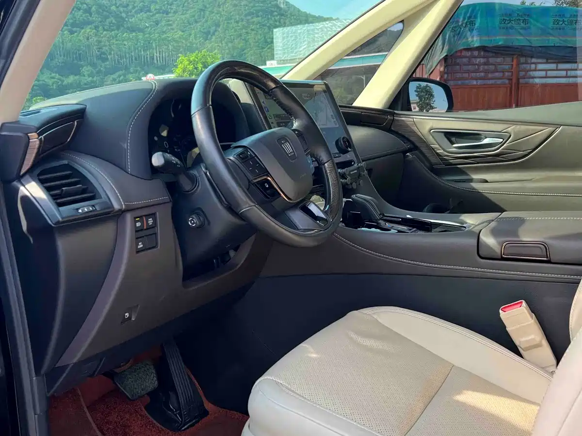 Toyota Vellfire 2024 Crown Hybrid 2.5L Executive Premium Edition фото 4