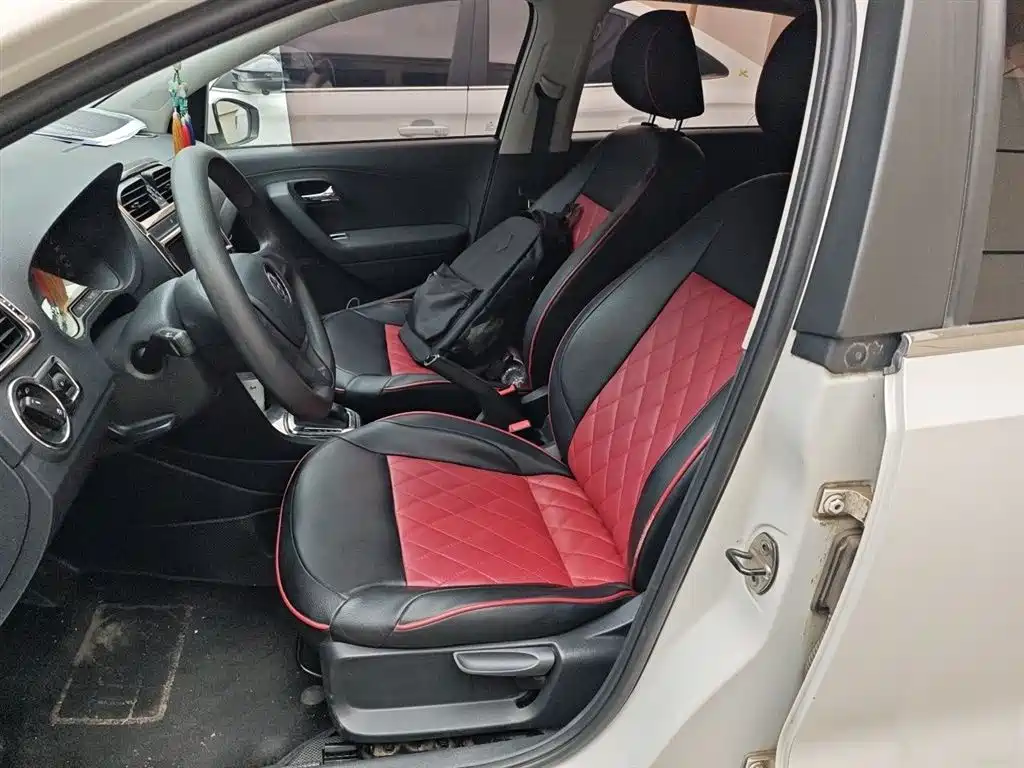 Volkswagen Polo 2016 1.4L Automatic Trend фото 8