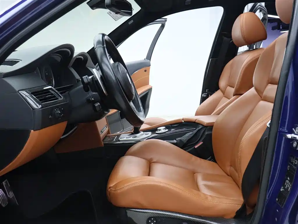 BMW M5 2005 Model M5 фото 2