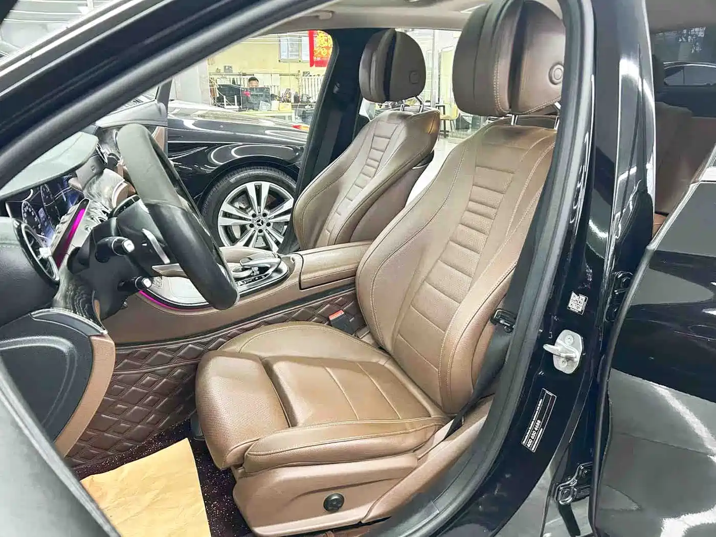 Mercedes-Benz E-Class 2018 E 200 L Sport фото 16