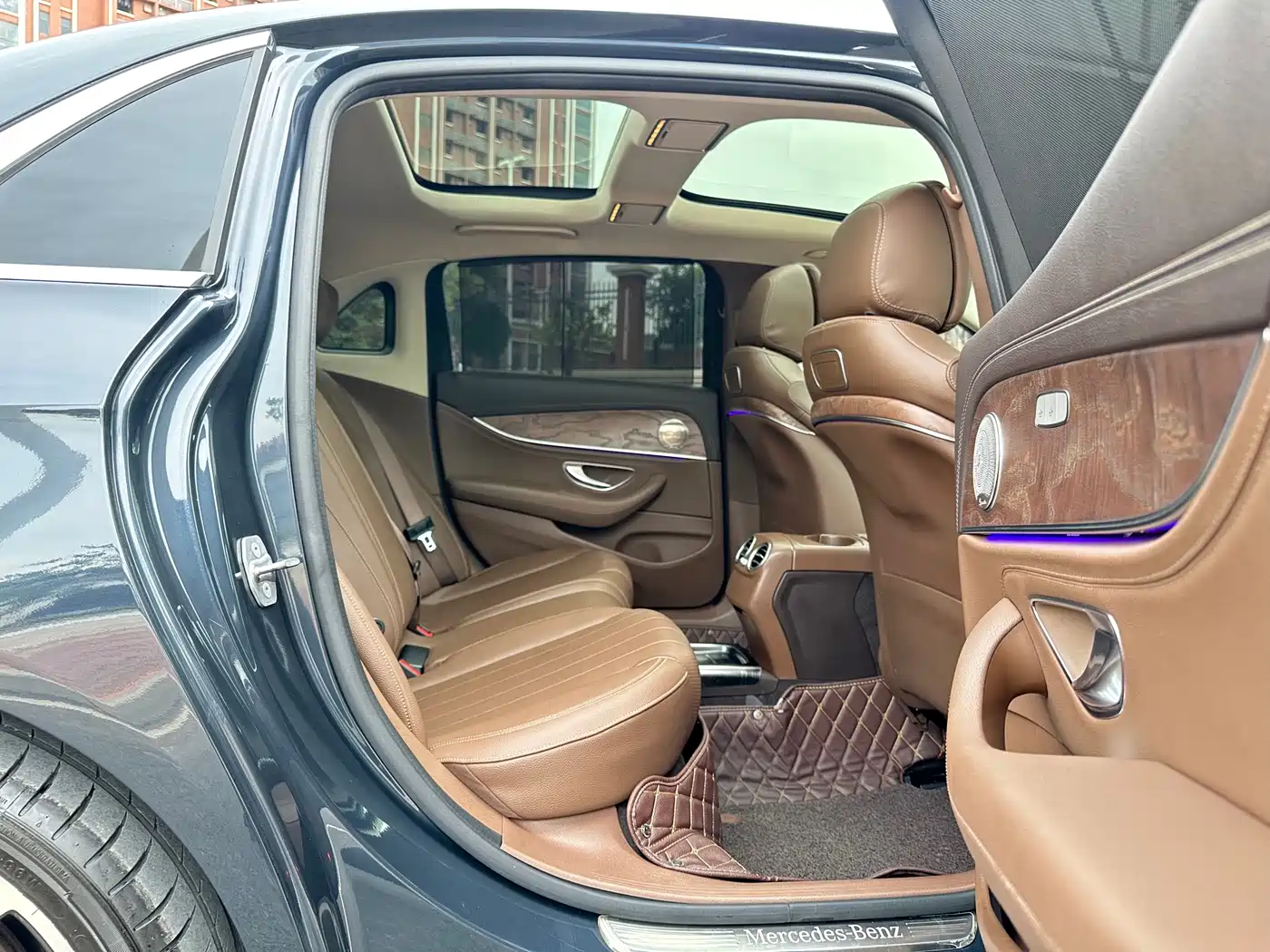Mercedes-Benz E-Class 2016 E 300 L Luxury фото 13