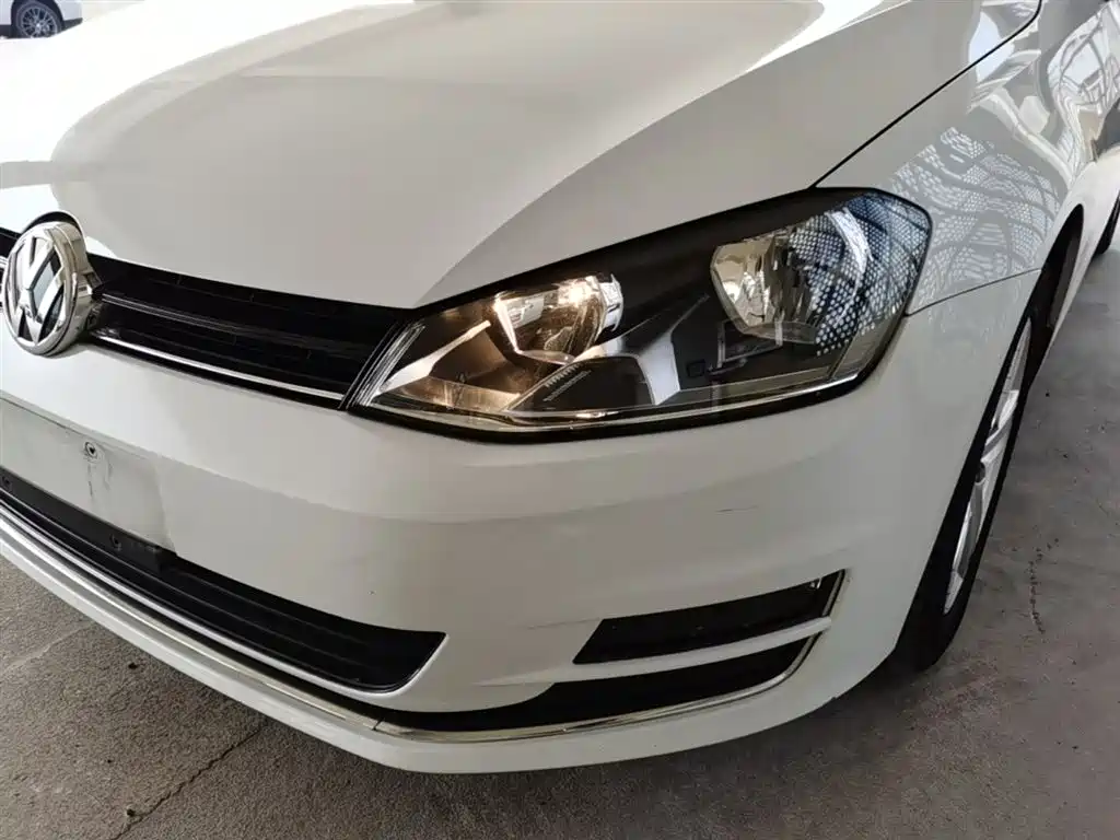 Volkswagen Golf 2016 1.6L Automatic Comfort фото 24
