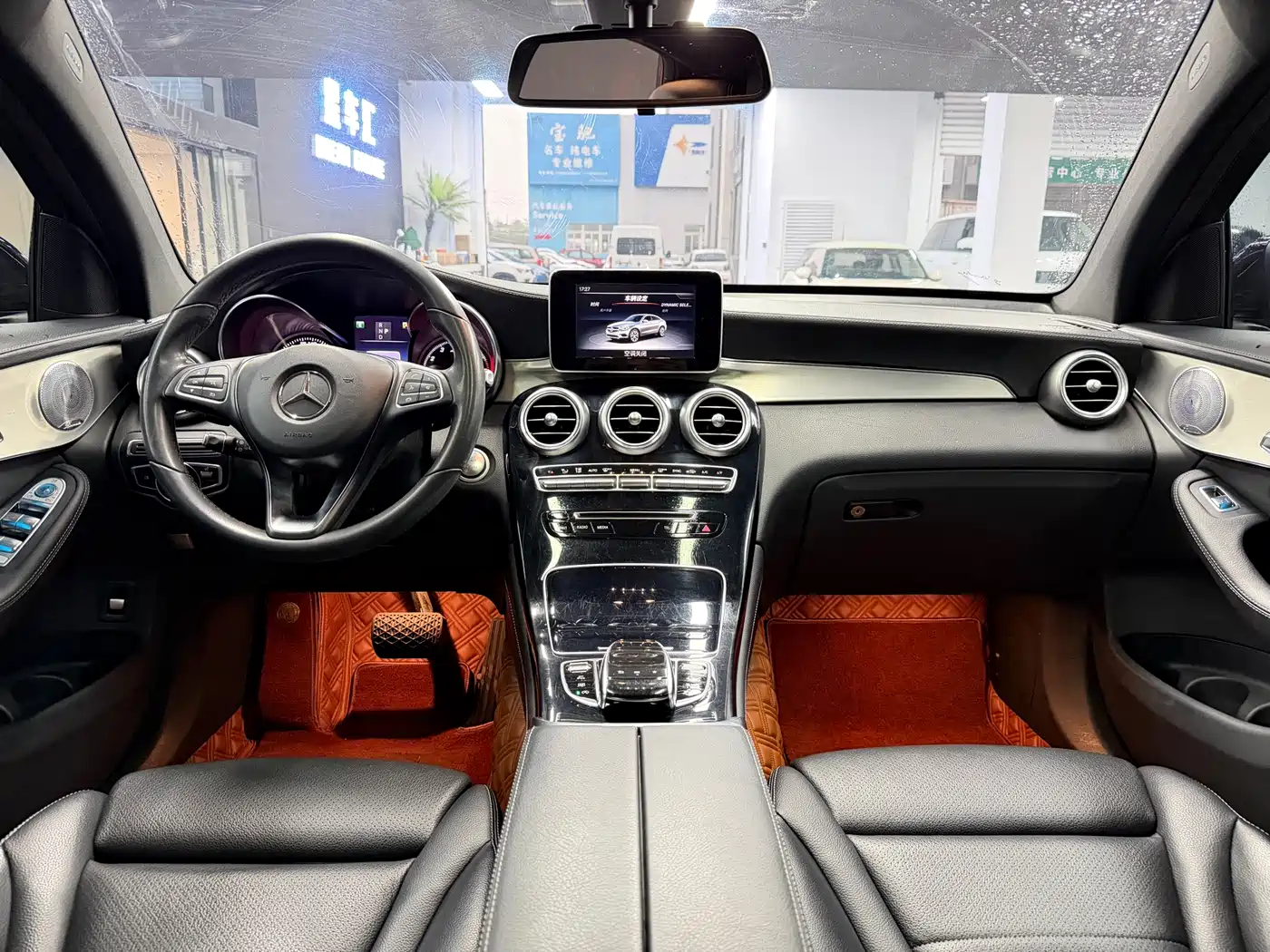 Mercedes-Benz GLC Coupe 2017 GLC 200 4MATIC Coupe SUV фото 6