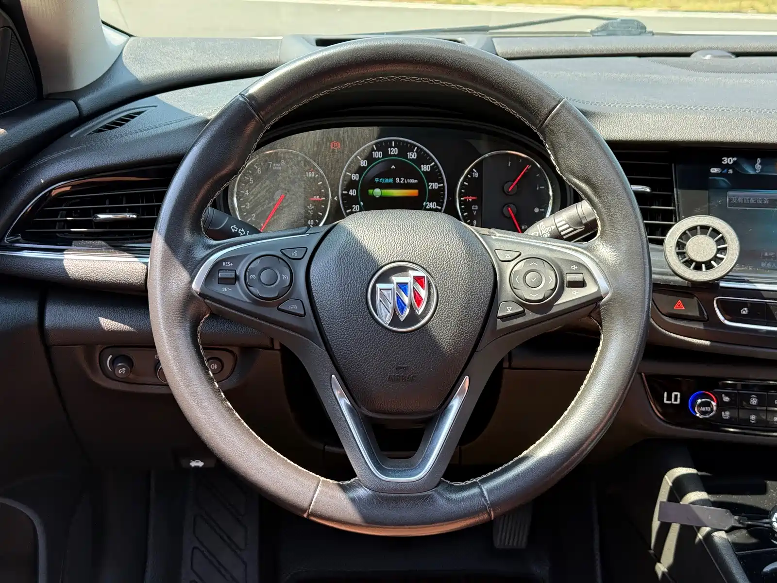 Photo 10 - Buick Regal