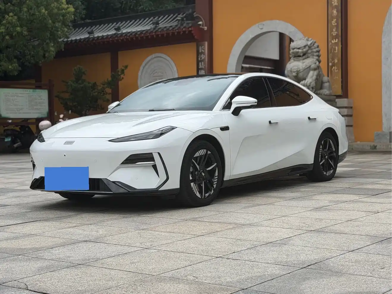Geely Galaxy Galaxy E8