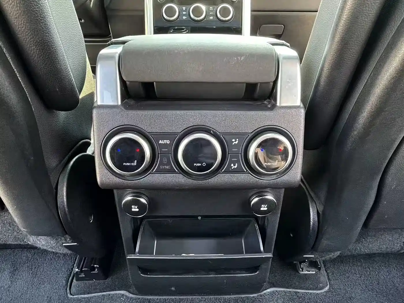 Land Rover Discovery 2018 3.0 SC V6 HSE фото 16