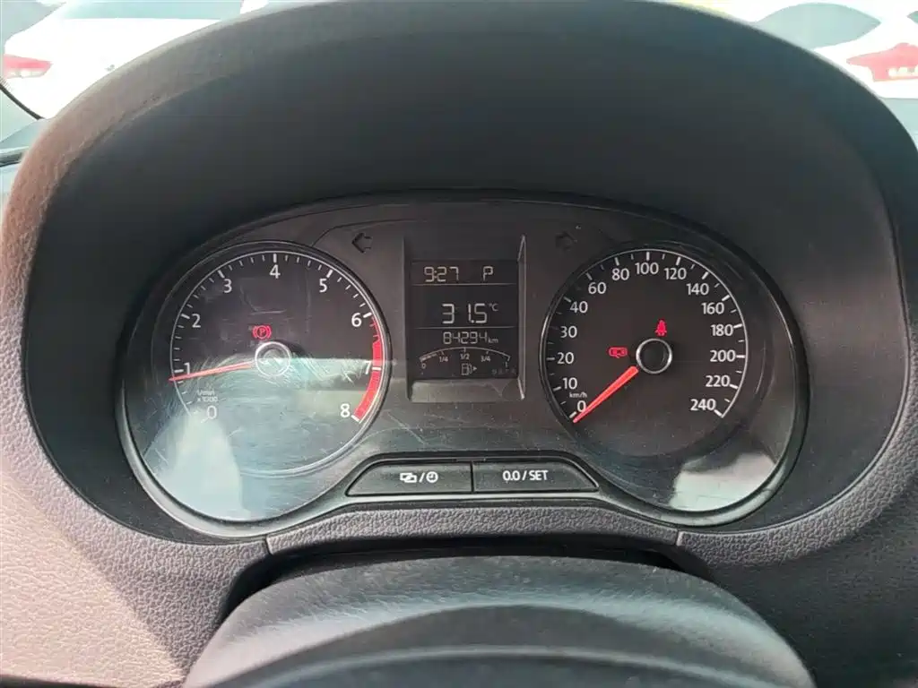 Volkswagen Polo 2016 1.4L Automatic Trend фото 12