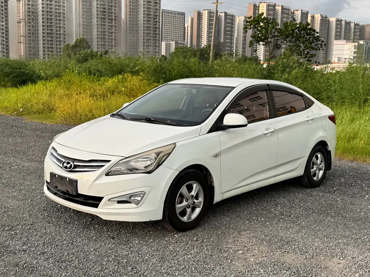 Фото 1 - Hyundai Verna