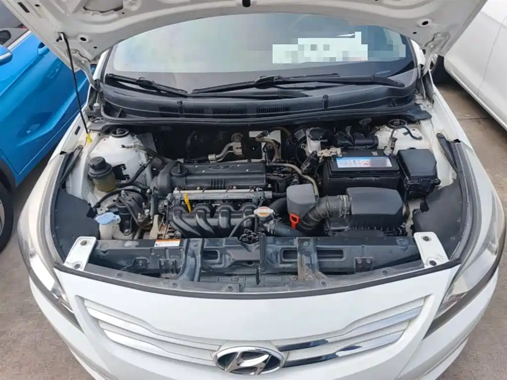 Hyundai Reina 2014 Model 1.4L Automatic GLX фото 20