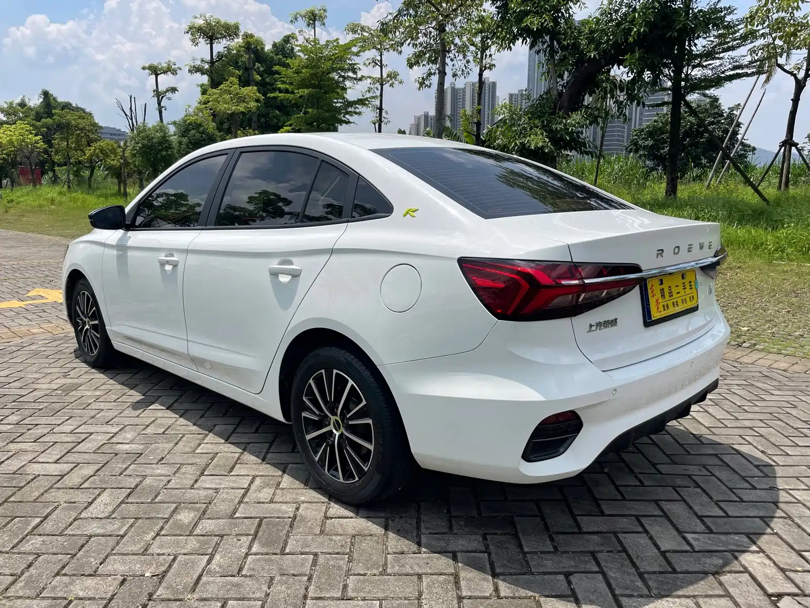 Фото 7 - Roewe i5