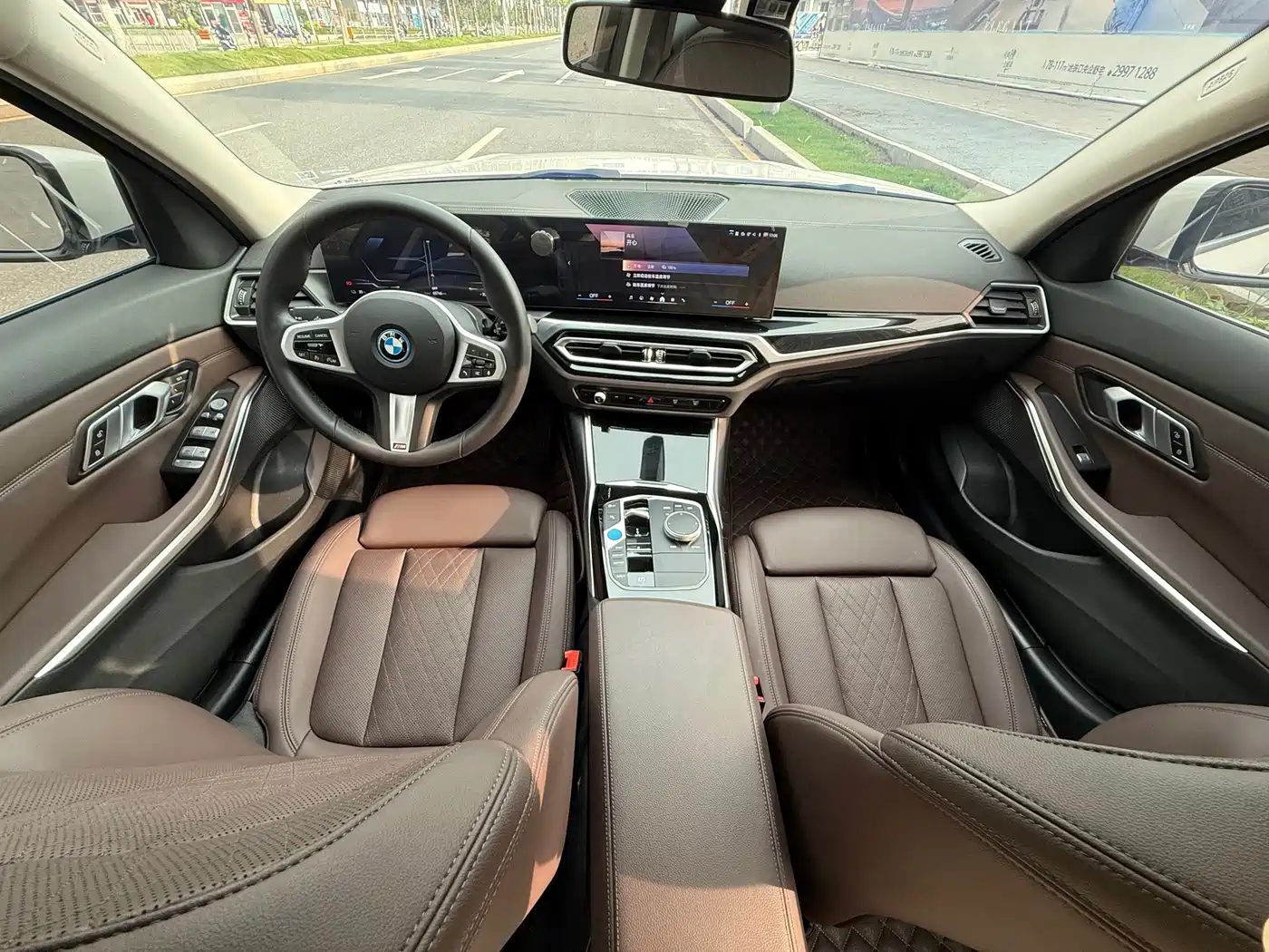 BMW i3 2024 eDrive 35 L фото 9