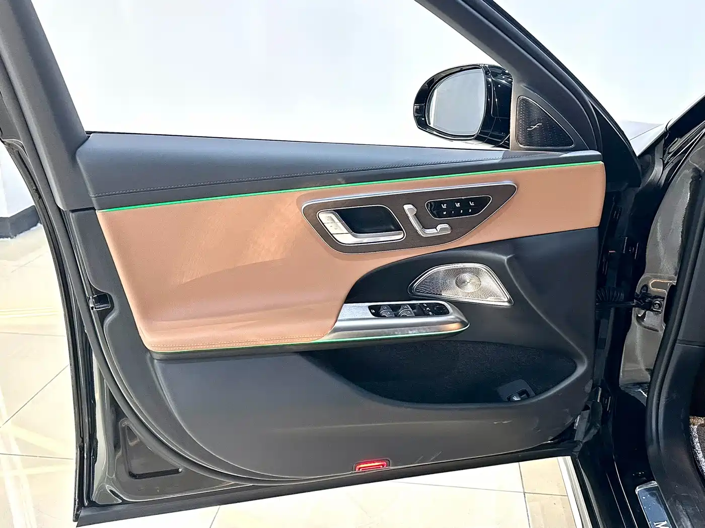 Mercedes-Benz E-Class 2024 Model E 300 L Luxury фото 17