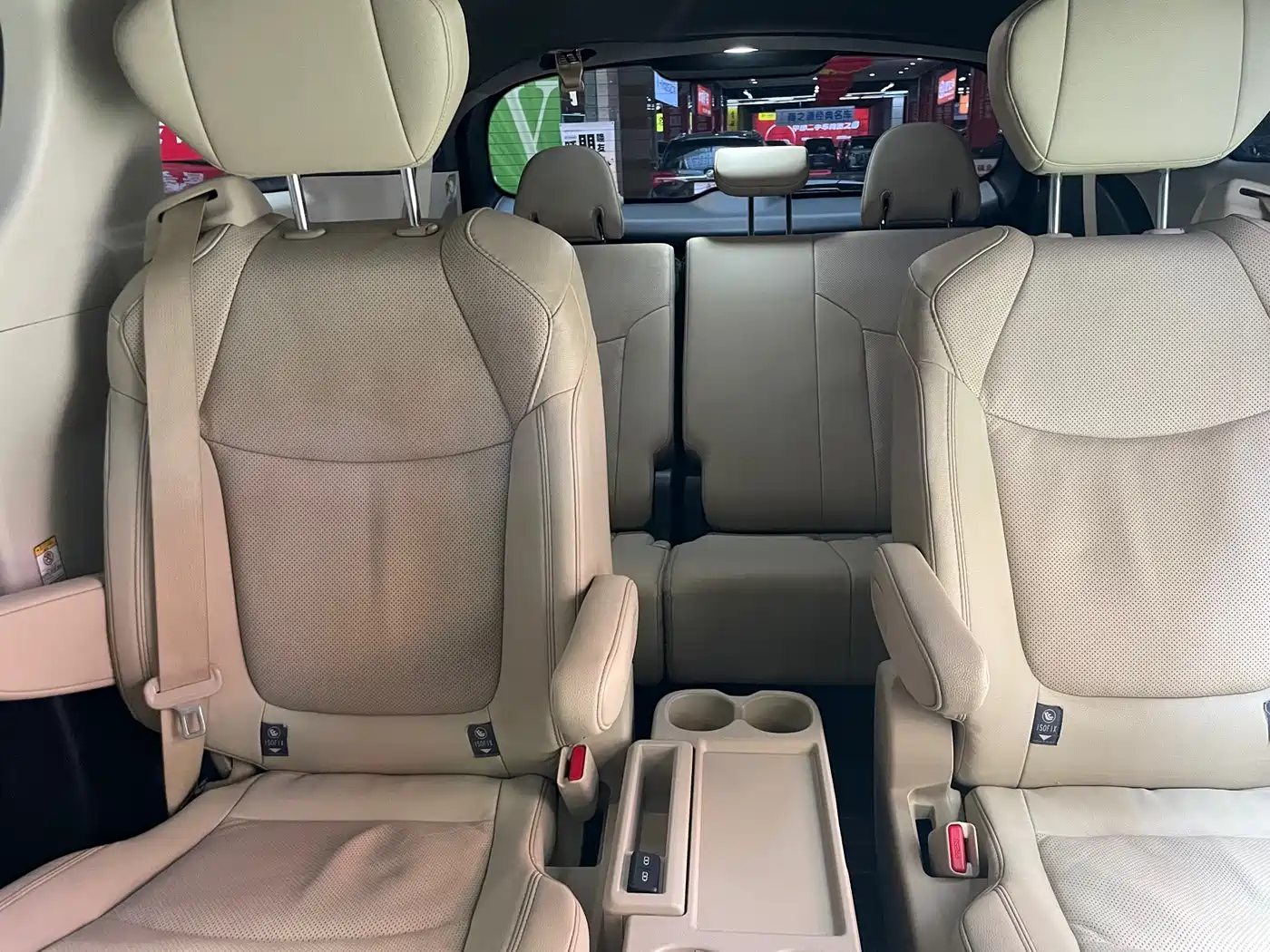 Toyota Sienna 2021 2.5L Hybrid Premium Edition фото 16