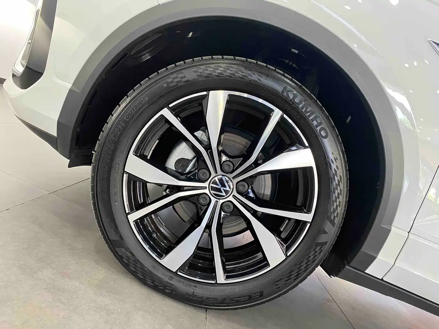 Volkswagen T-ROC 2025 Facelift 300TSI DSG 2WD Dawn Edition фото 26