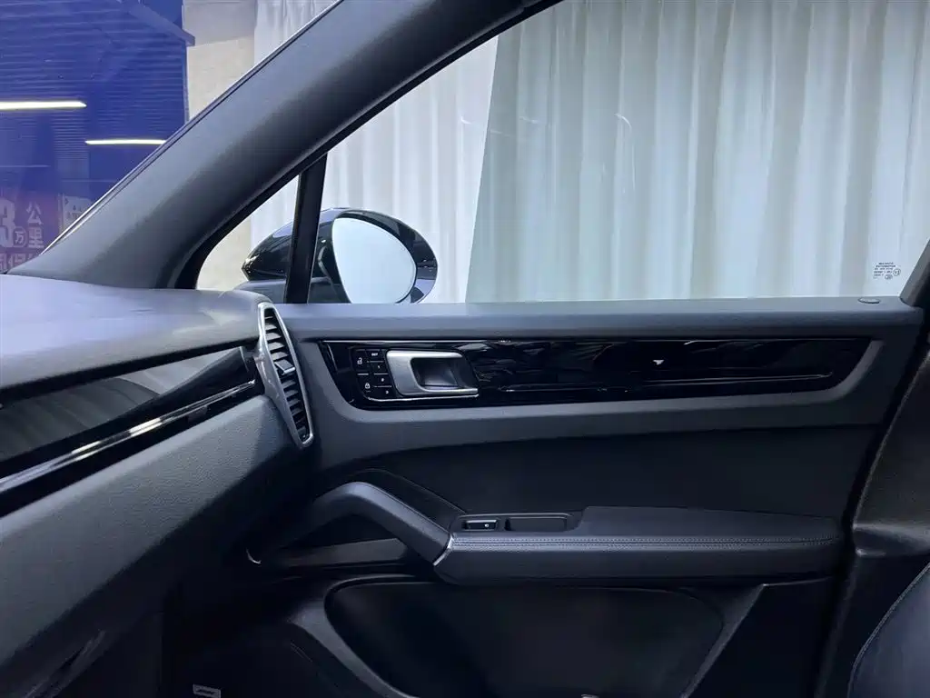 Porsche Cayenne 2019 Cayenne 3.0T фото 16