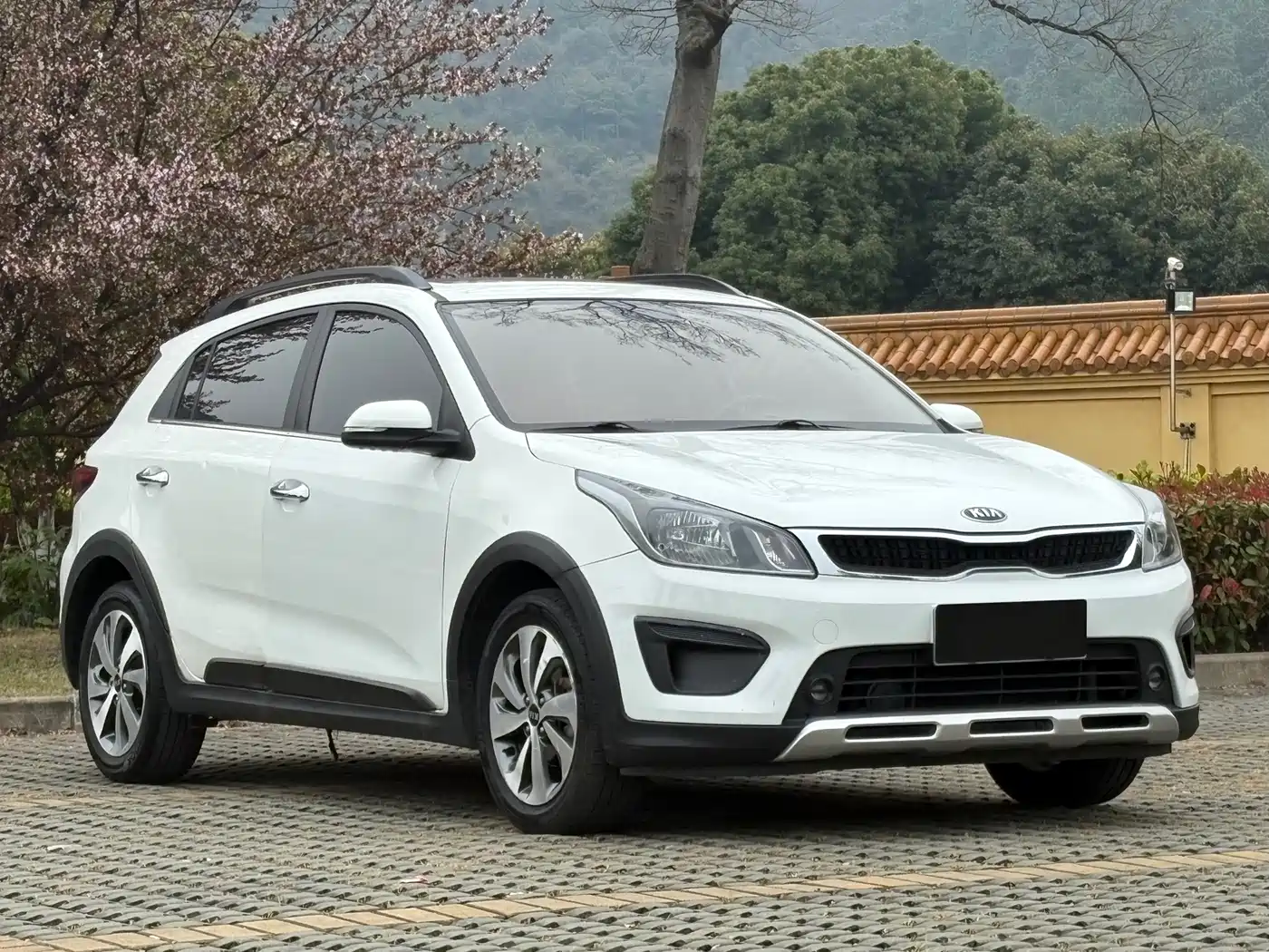 KIA KX CROSS