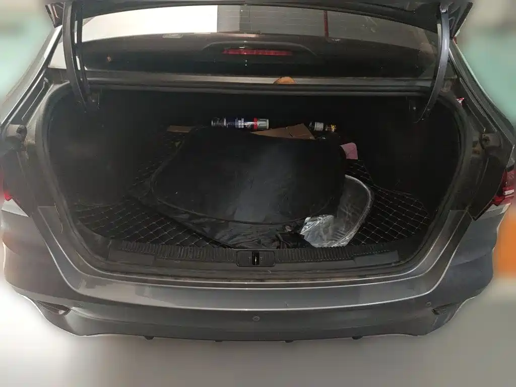 Photo 20 - Roewe i5