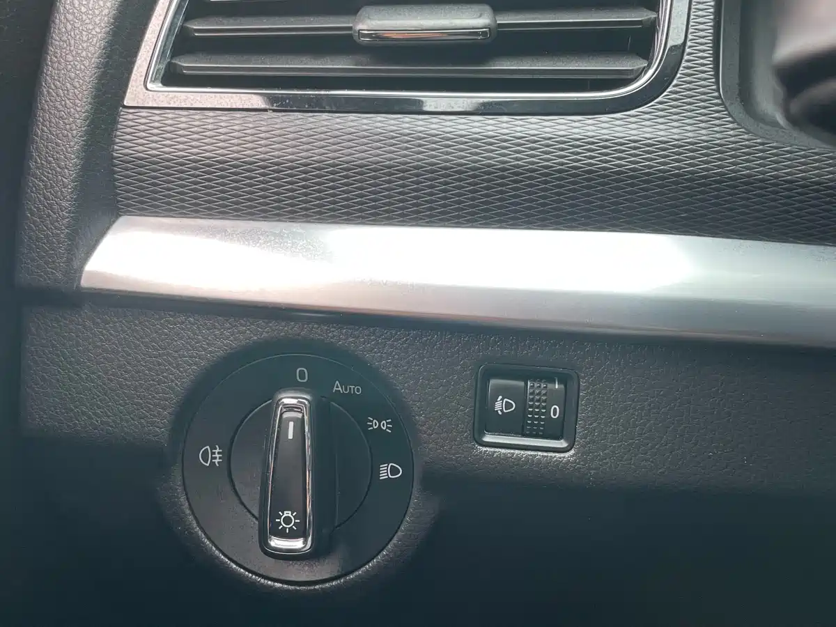 Škoda Kamiq 2022 1.5L Automatic Comfort Edition фото 15