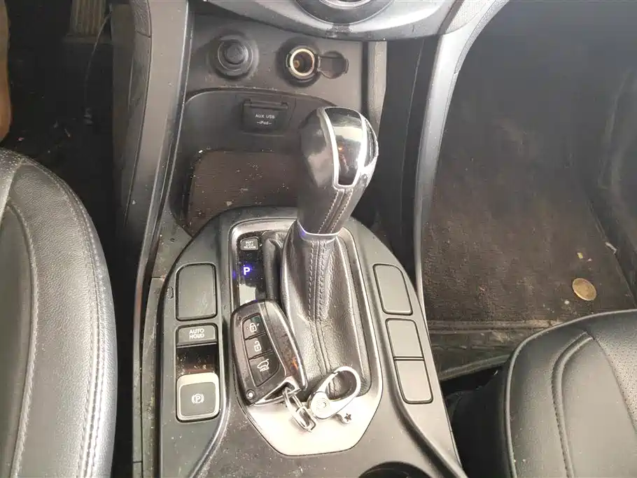 Hyundai Santa Fe 2013 Model 2.4L Automatic 2WD Smart фото 16