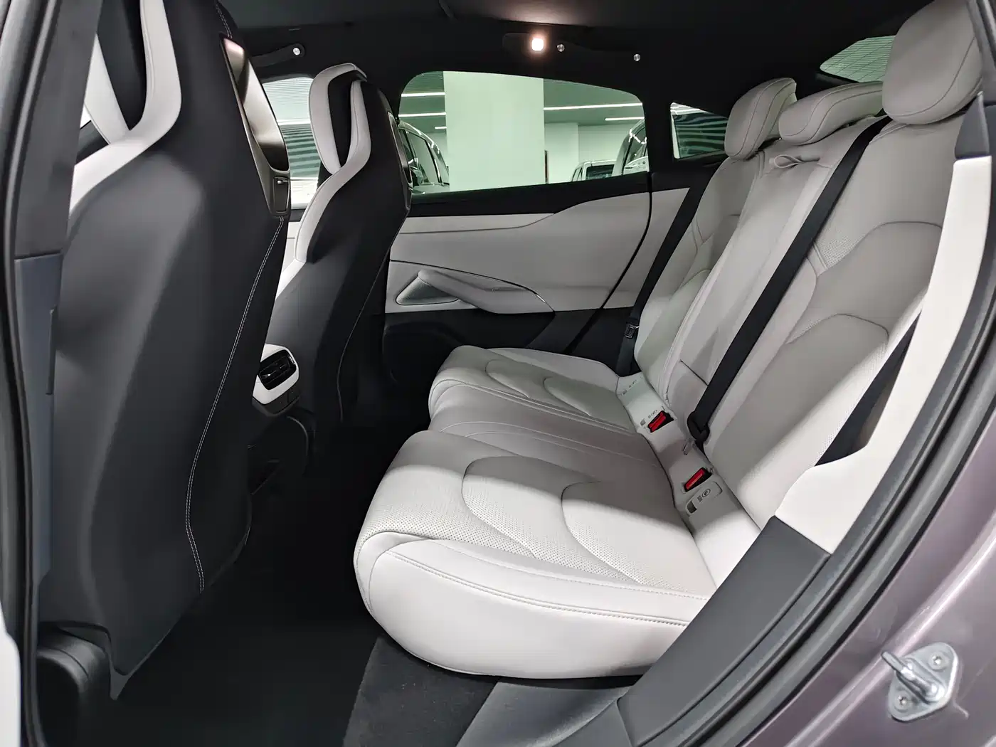 Xiaomi Auto Xiaomi SU7 2024 AWD Extended Range Advanced Smart Driving Max Edition фото 10