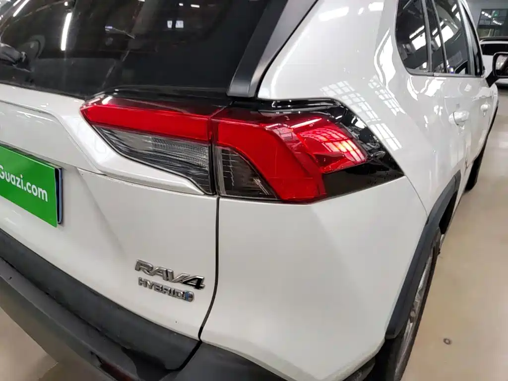 Photo 8 - Toyota RAV4 Rongfang