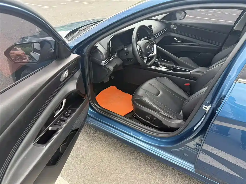 Hyundai Elantra 2022 1.5L CVT GLX Elite Edition фото 7