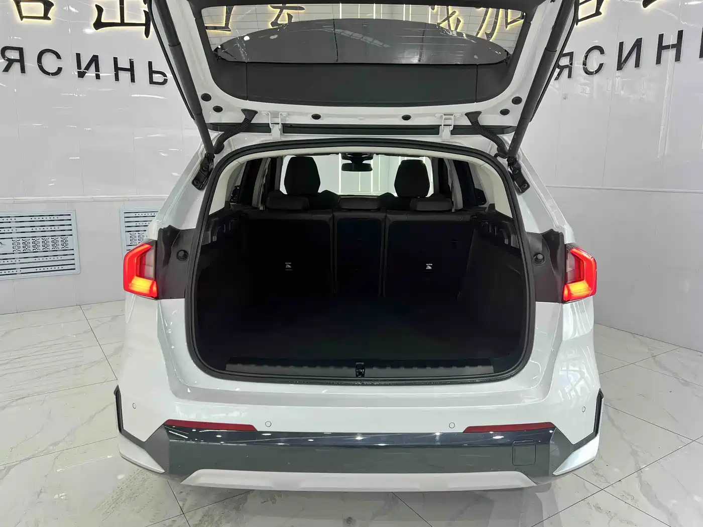 BMW X1 2023 sDrive20Li X Design Package фото 17