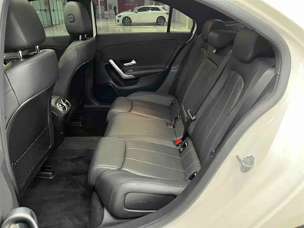Mercedes-Benz A-Class 2023 A 180 L фото 15