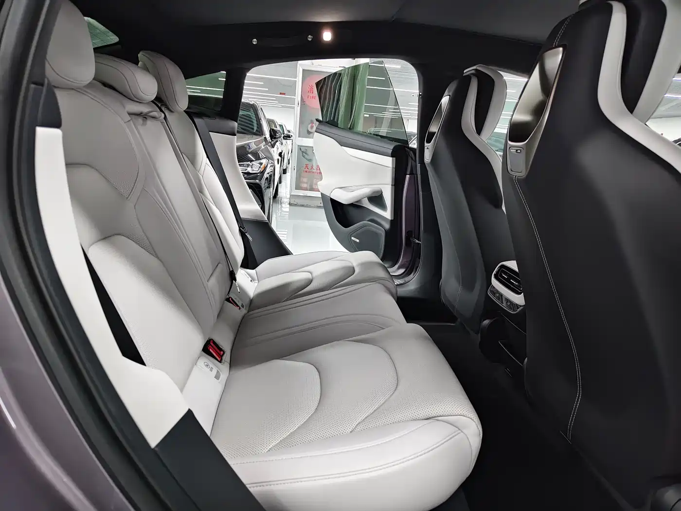 Xiaomi Auto Xiaomi SU7 2024 AWD Extended Range Advanced Smart Driving Max Edition фото 9