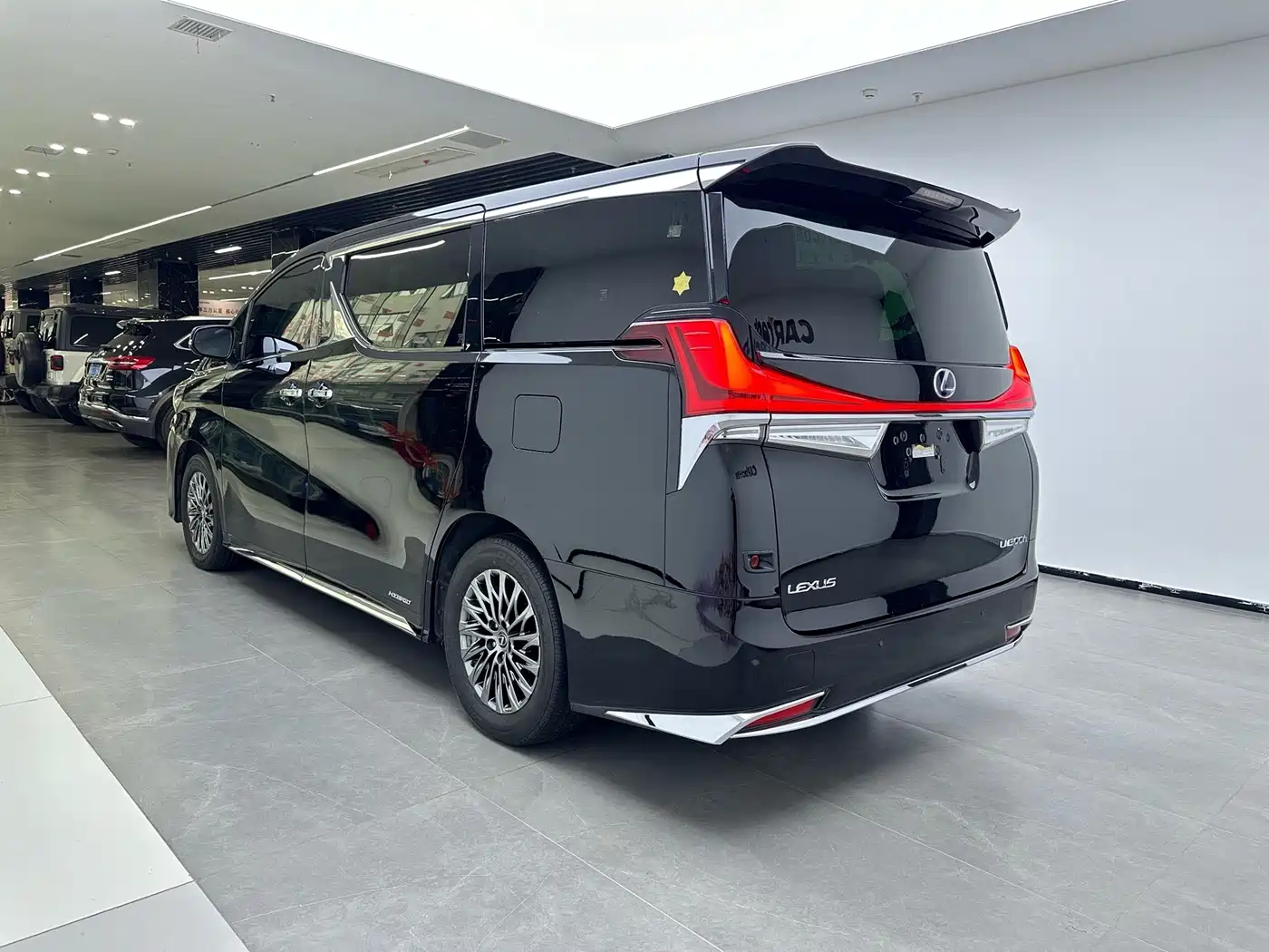 Lexus LM 2021 2020 300h 4-Seat Imperial Edition