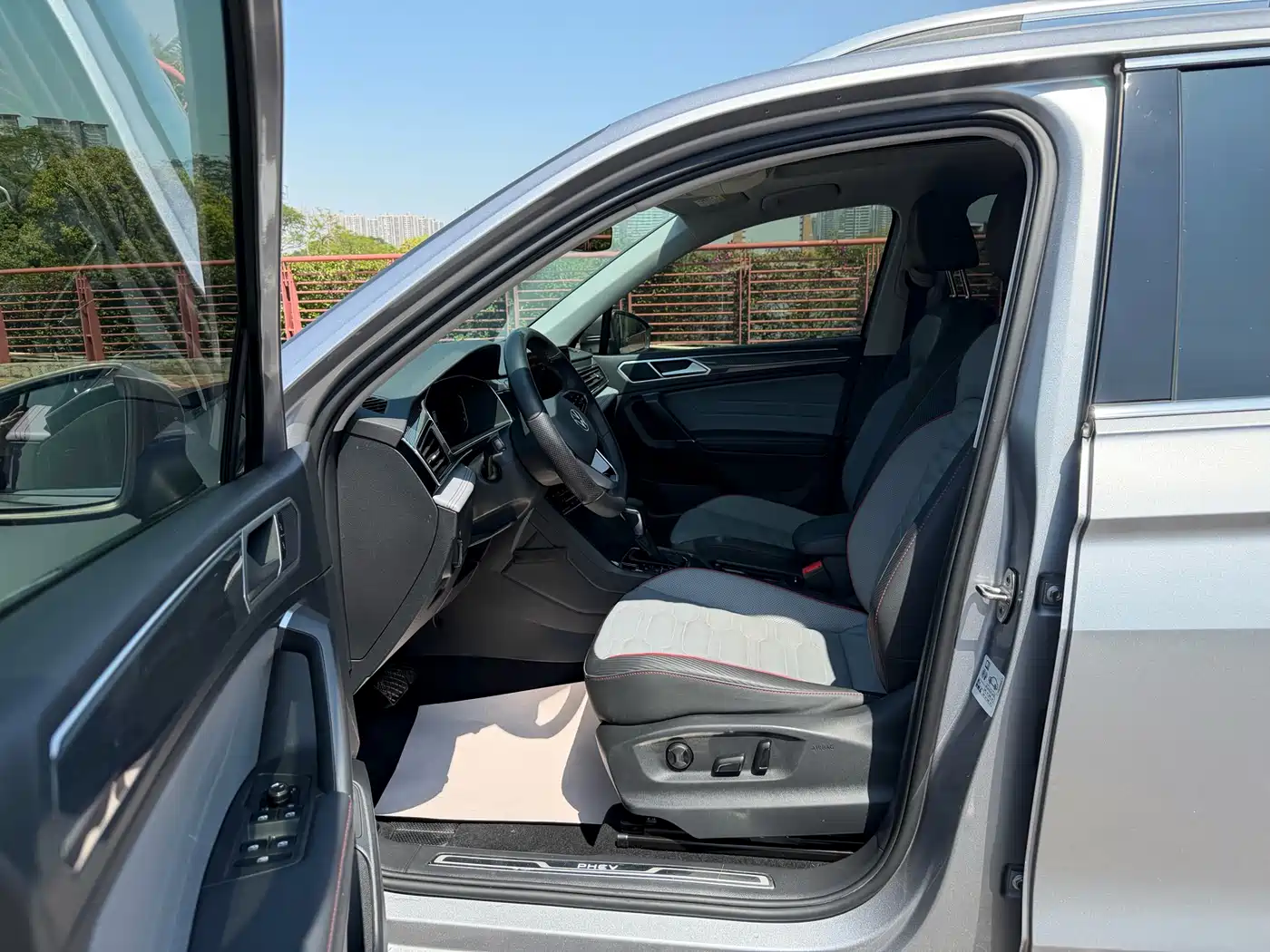 VOLKSWAGEN TIGUAN L NEW ENERGY