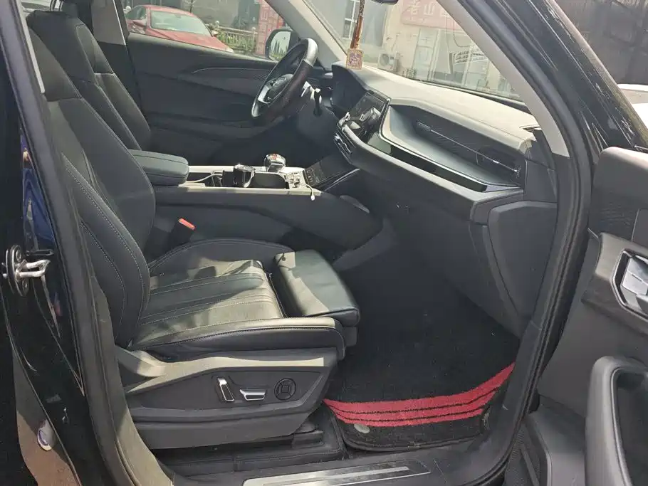 Audi Q6 2025 2025 40 TFSI quattro Commemorative Edition Yulin Package 7-Seater