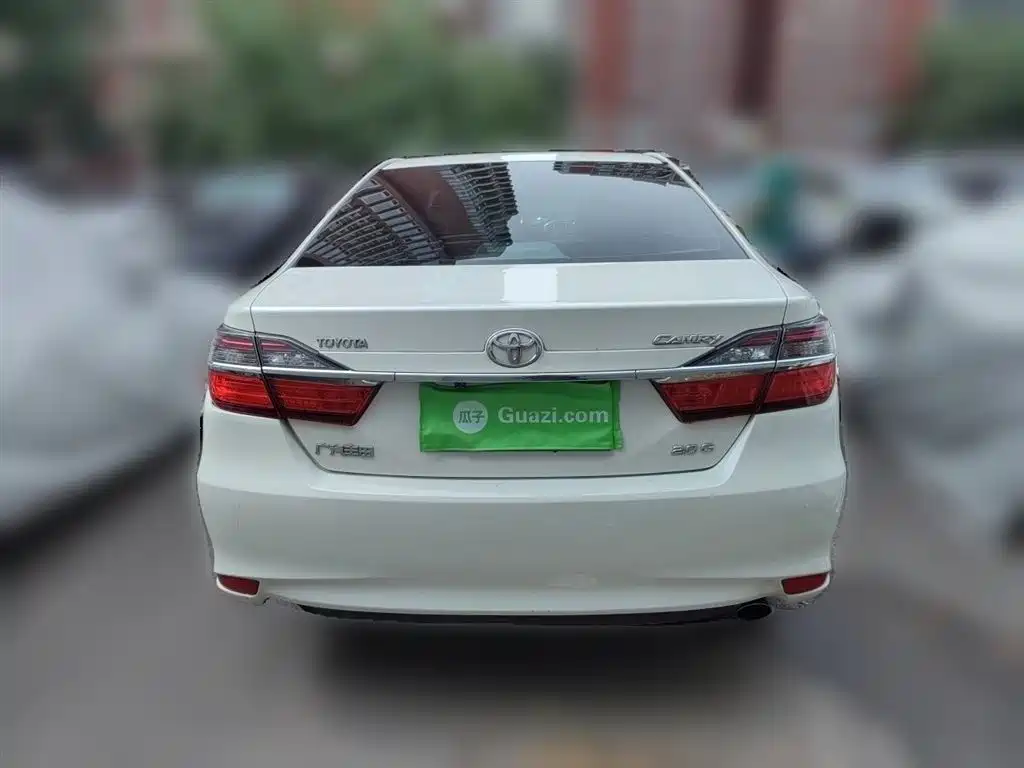 Toyota Camry 2016 2.0G 10th Anniversary Leading Edition фото 3