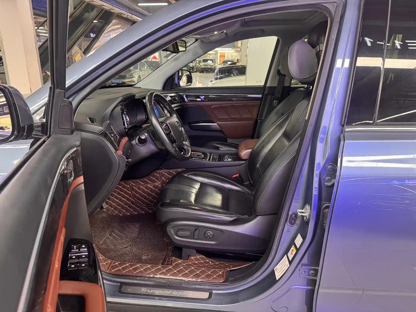 GAC Trumpchi Trumpchi GS8 2017 320T 2WD Luxury Edition (7-Seater) фото 4